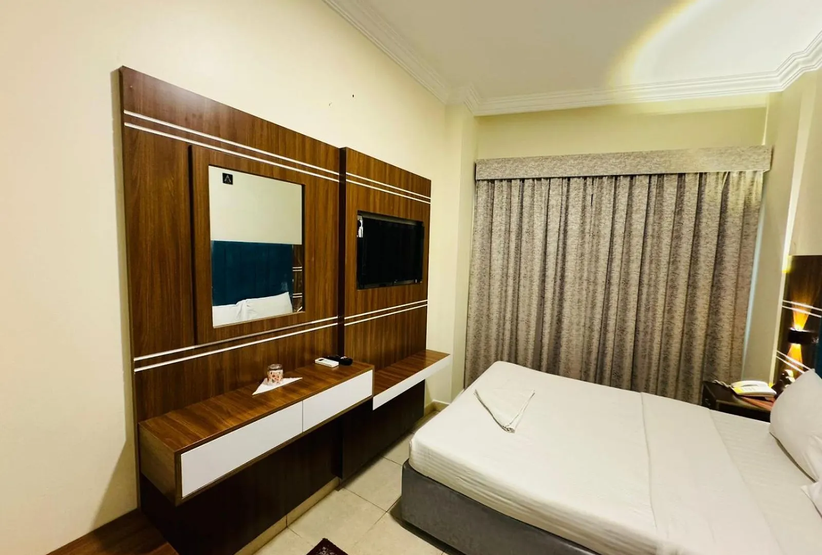 The Grand Blue Sky Otel Dubai
